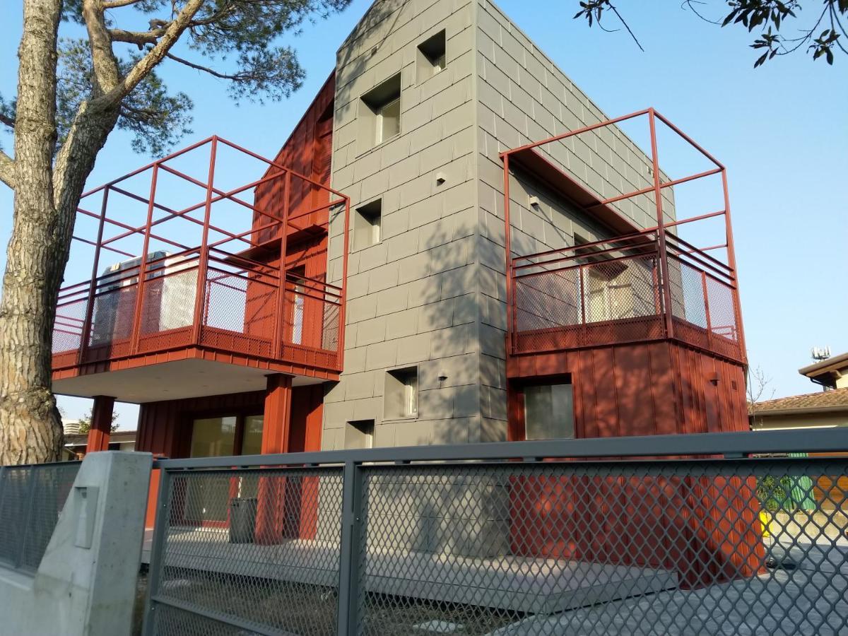 Villa Cisa Con Yacuzzi Lignano Sabbiadoro Eksteriør billede