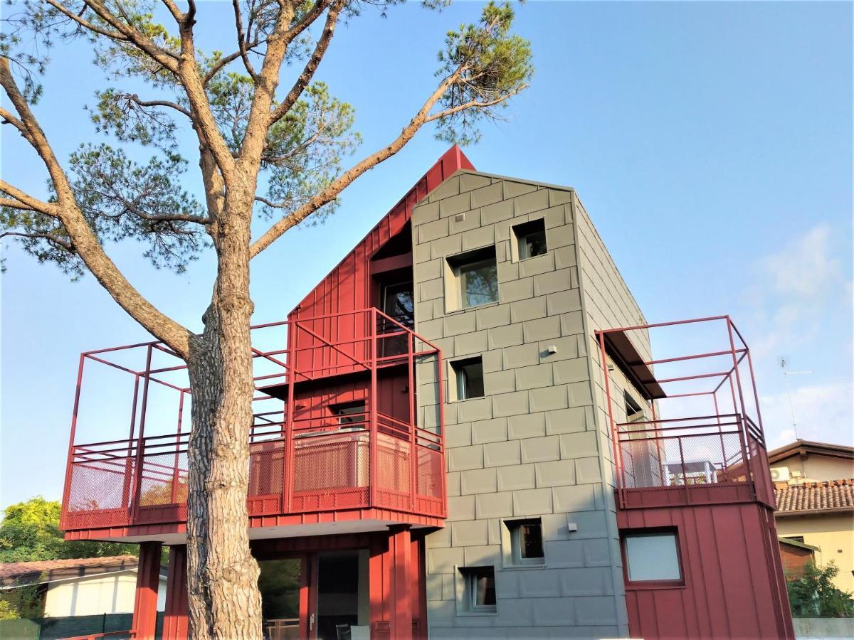 Villa Cisa Con Yacuzzi Lignano Sabbiadoro Eksteriør billede