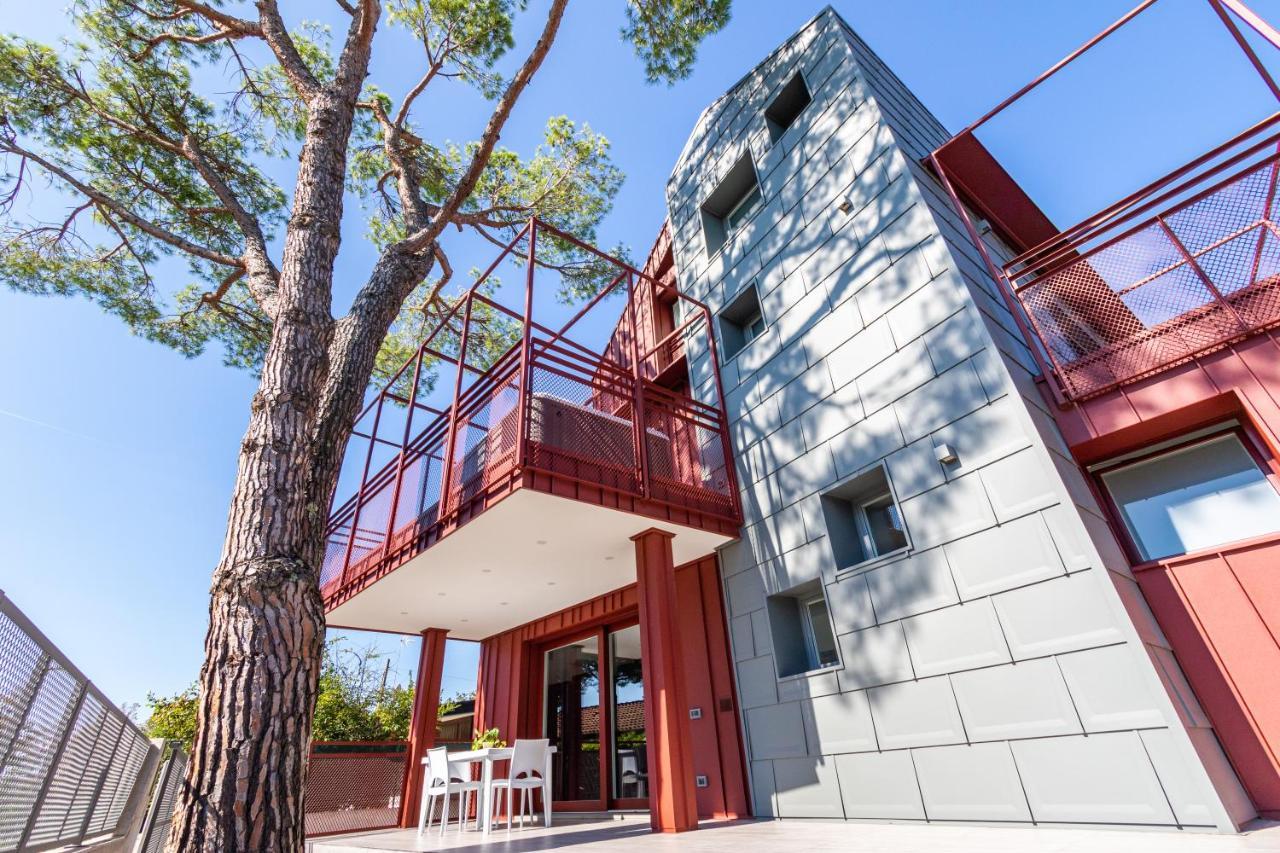 Villa Cisa Con Yacuzzi Lignano Sabbiadoro Eksteriør billede